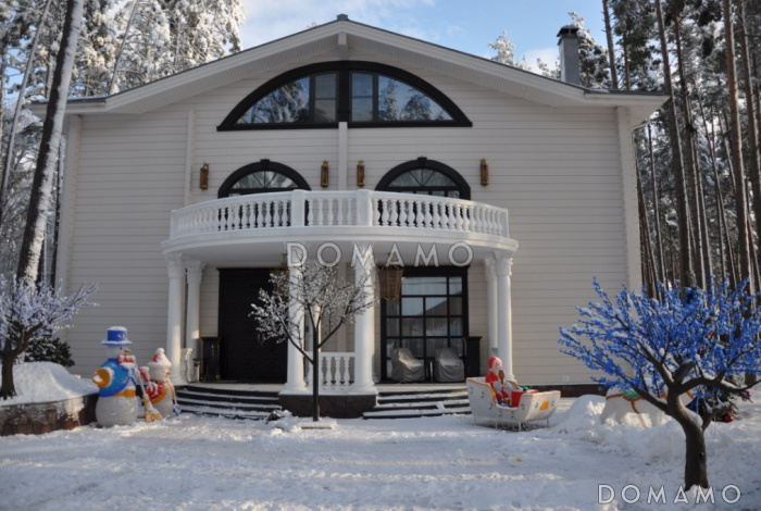 Проект роскошного дома из клееного бруса с бассейном и огромной гостиной