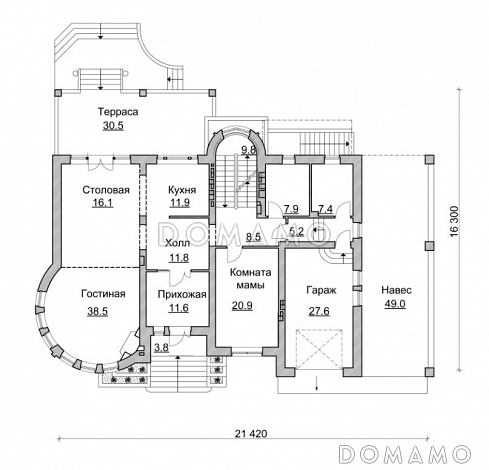 Проект коттеджа с круглой гостиной, гаражом и навесом / План 1 этажа