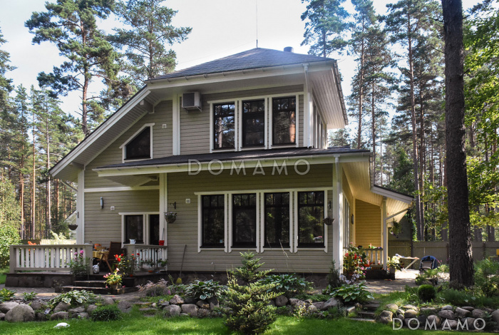 Проект дома из газобетона с местом для трех авто