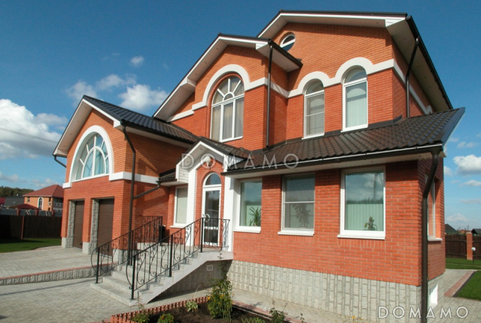 Проект загородного дома с бассейном и гаражом на 2 машины 