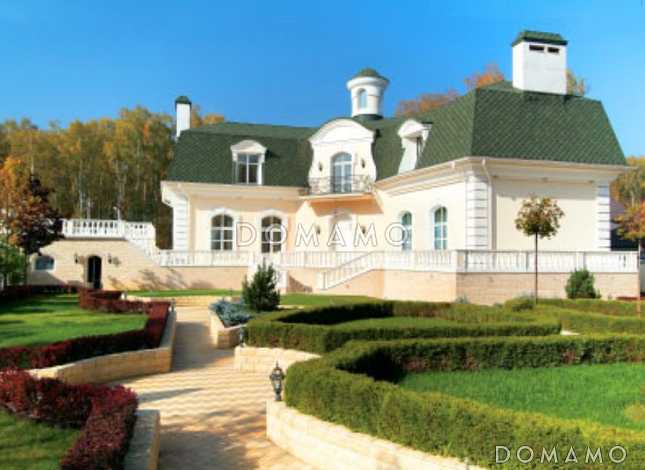 Проект дома из кирпича с бассейном и сауной на цокольном этаже