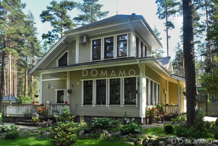 Проект дома из газобетона с местом для трех авто