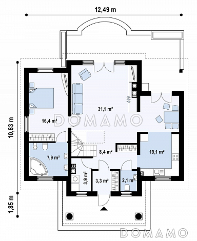 Проект просторного мансардного дома из газобетона с дополнительной спальней на первом этаже, с колоннами и фронтоном / План 1 этажа